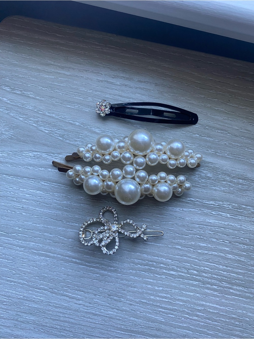 Pearl Cluster Hair Clip Set with Rhinestone Accent - White